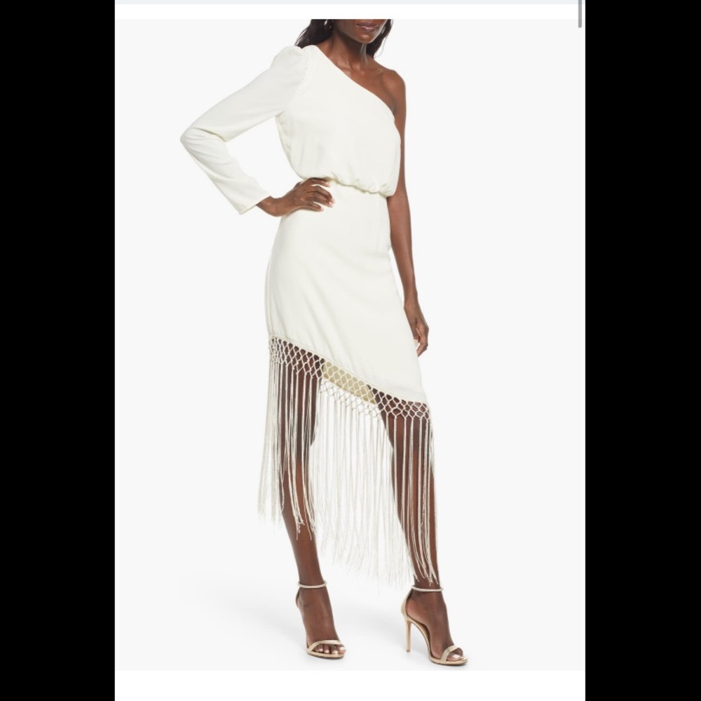 Lulus ‘Love at Dusk’ One Shoulder Fringe Dress - size Small